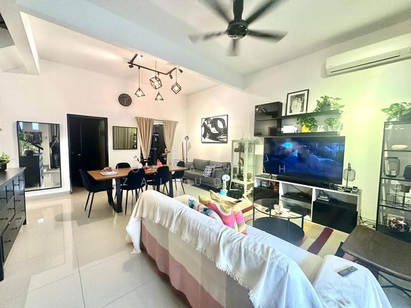 Terraced House for Sale in Sungai Buloh (Selangor) - NORFADILAH ZAINUDDIN - Living Room - PropertyGuru.com.my