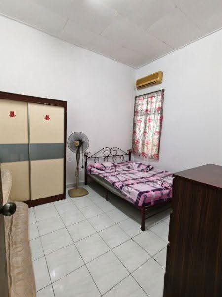1-storey Terraced House for Sale in Taman Saujana (Pontian) - Ong Lih Shyan - Bedroom - PropertyGuru.com.my