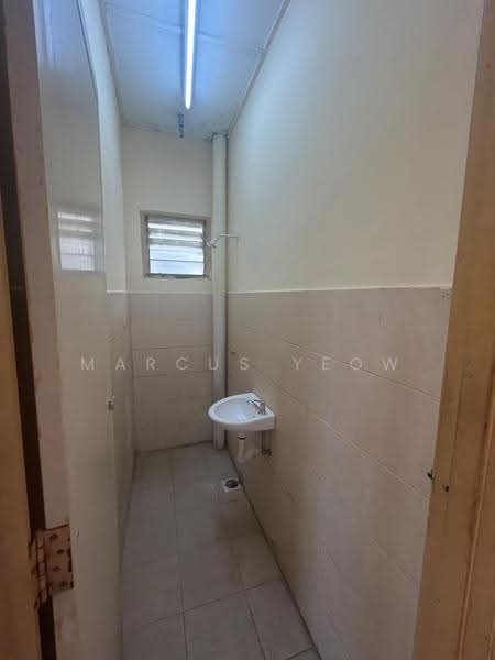 Rumah Bandar untuk Disewa di Taman Jasmin (Senawang) - Marcus Yeow - Bathroom - PropertyGuru.com.my