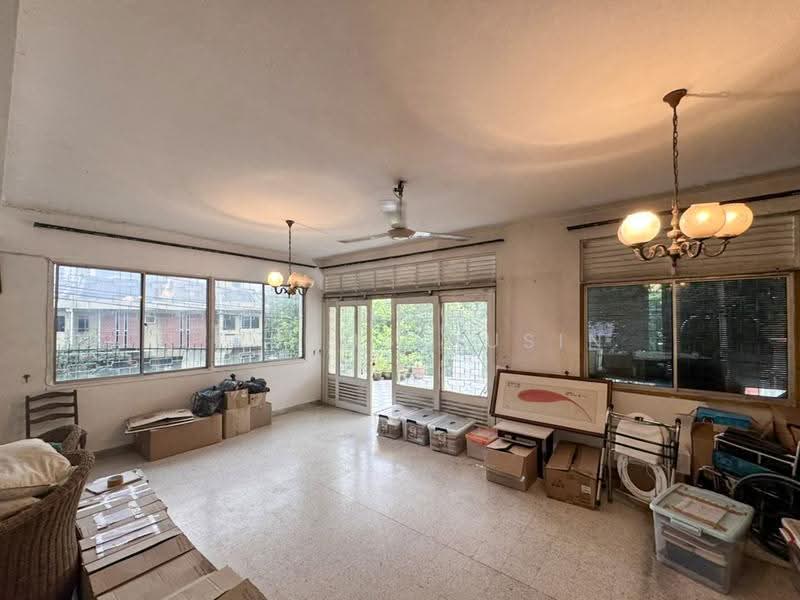 3-storey Terraced House for Sale in Taman Seputeh (Seputeh) - Firdaus Husin - Living Room - PropertyGuru.com.my