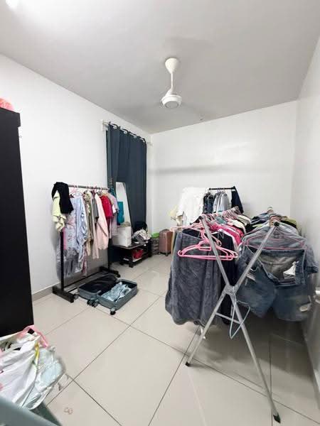 Kediaman Servis untuk Dijual di D'Ambience Residences (Pangsapuri Ikatan Flora) - Alen Tan - Bedroom - PropertyGuru.com.my