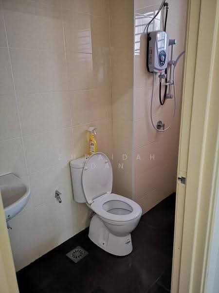 Service Residence for Sale at Vista Alam Serviced Apartment - Zuraidah Dan - Bathroom - PropertyGuru.com.my