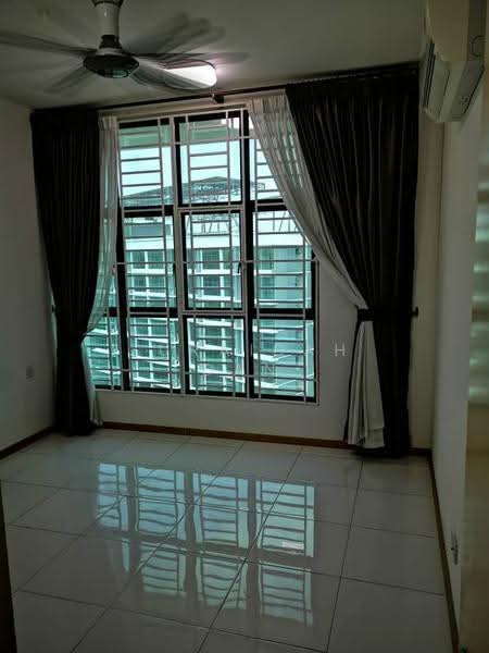 Service Residence for Sale at Vista Alam Serviced Apartment - Zuraidah Dan - Bedroom - PropertyGuru.com.my