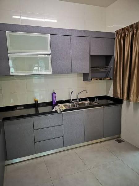 Service Residence for Sale at Vista Alam Serviced Apartment - Zuraidah Dan - Kitchen - PropertyGuru.com.my