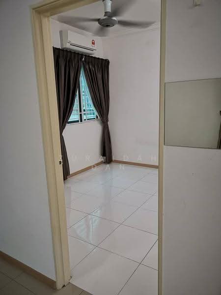 Service Residence for Sale at Vista Alam Serviced Apartment - Zuraidah Dan - Bedroom - PropertyGuru.com.my