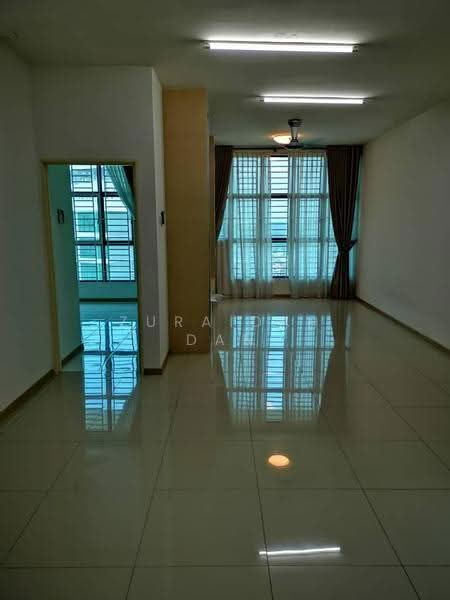 Service Residence for Sale at Vista Alam Serviced Apartment - Zuraidah Dan - Living Room - PropertyGuru.com.my