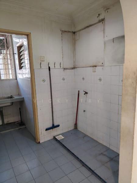 Apartment for Sale at Las Palmas (Rumbia) - Vicky Tay - Kitchen - PropertyGuru.com.my