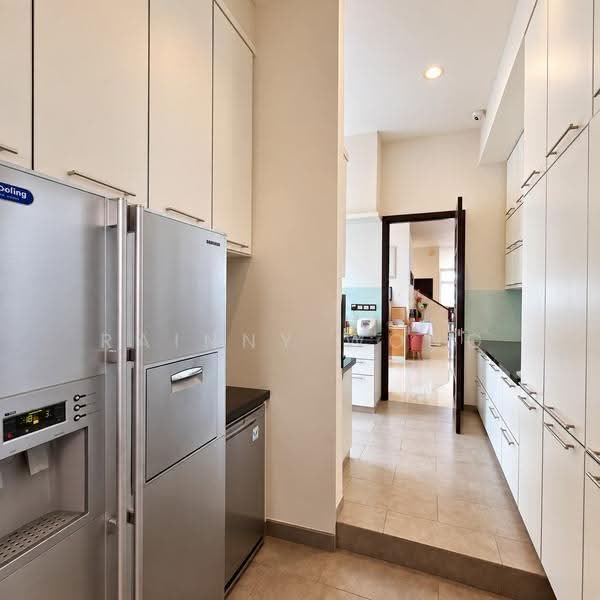 Bungalow House for Sale in Seri Tanjung Pinang (Tanjung Tokong) - Rainny Wong - Kitchen - PropertyGuru.com.my