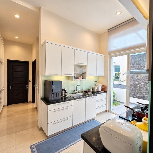 Bungalow House for Sale in Seri Tanjung Pinang (Tanjung Tokong) - Rainny Wong - Kitchen - PropertyGuru.com.my