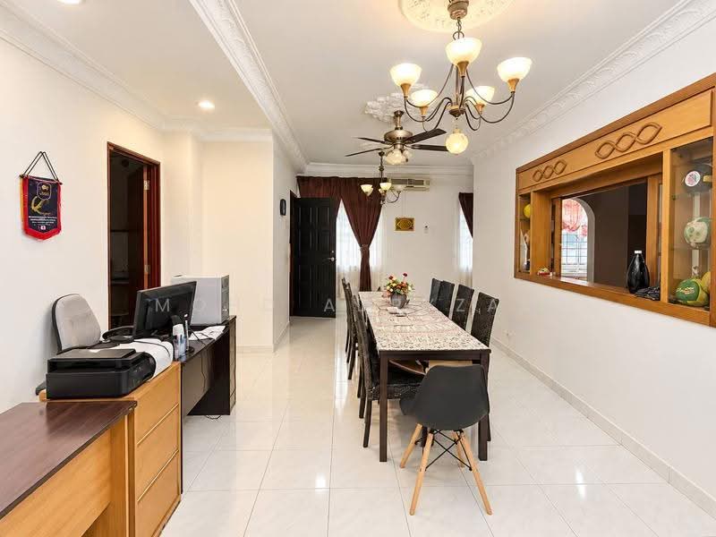 2.5-storey Terraced House for Sale in Seksyen 7 (Shah Alam) - Mohd Adryzam - Dining Room - PropertyGuru.com.my