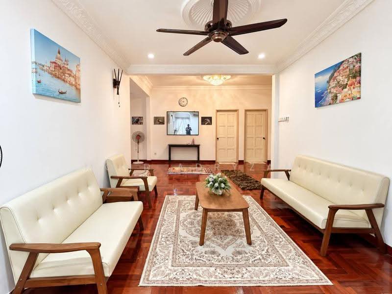 2.5-storey Terraced House for Sale in Seksyen 7 (Shah Alam) - Mohd Adryzam - Living Room - PropertyGuru.com.my