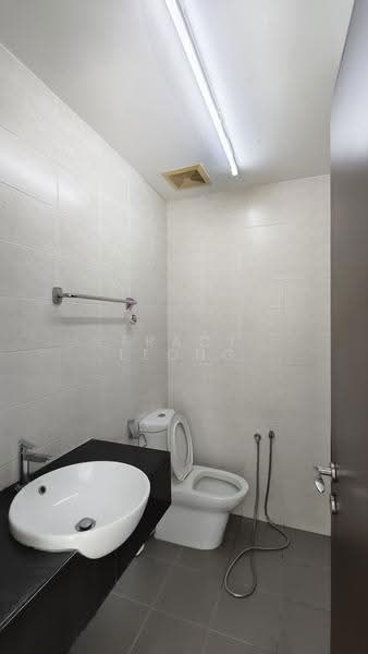 Rumah Teres 3-Tingkat untuk Dijual di Kinrara Residence (Puchong) - Tracy Leong - Bathroom - PropertyGuru.com.my