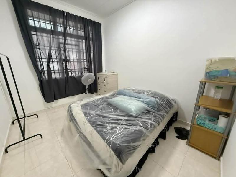 2-storey Terraced House for Sale in Taman Johor Jaya (Johor Bahru) - Tom Chiew - Bedroom - PropertyGuru.com.my