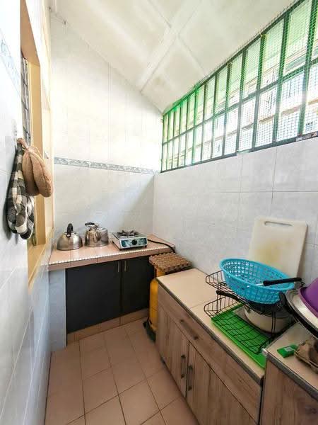 1.5-storey Terraced House for Sale in Taman Bukit Jaya (Ulu Tiram) - Rich Wong - Kitchen - PropertyGuru.com.my