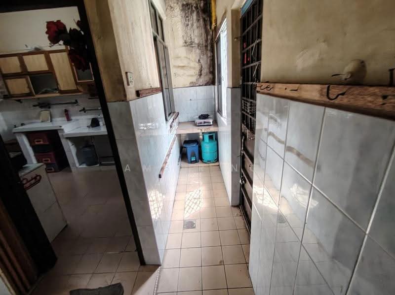 Rumah Teres 2-Tingkat untuk Dijual di Taman Sri Rampai (Wangsa Maju) - Amber Ng - Kitchen - PropertyGuru.com.my