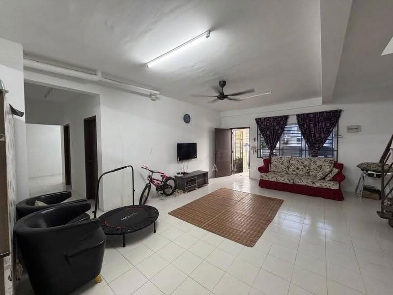 2-storey Terraced House for Sale in Taman Scientex Pasir Gudang (Pasir Gudang) - Seri Wangi - Living Room - PropertyGuru.com.my