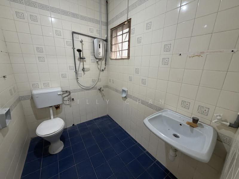 2-storey Terraced House for Sale in Taman Bukit Mewah (Kajang) - Billy Chan - Bathroom - PropertyGuru.com.my