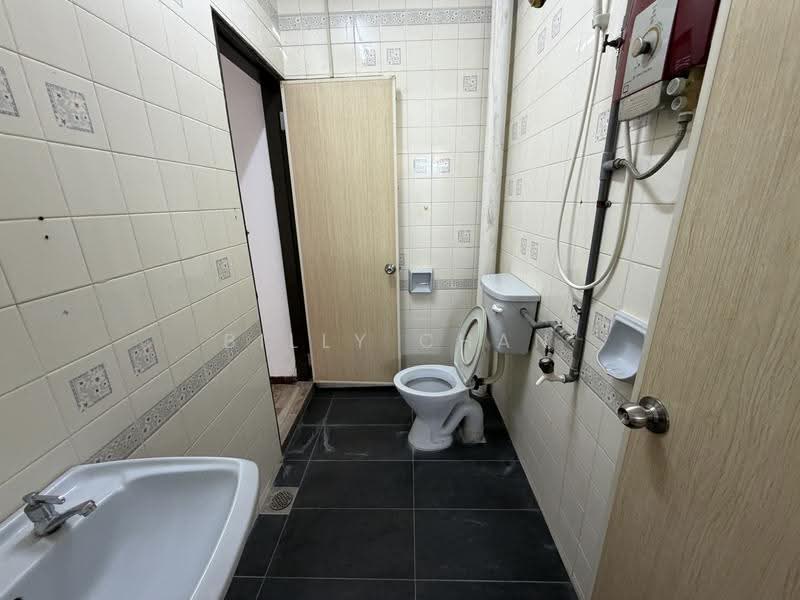 2-storey Terraced House for Sale in Taman Bukit Mewah (Kajang) - Billy Chan - Bathroom - PropertyGuru.com.my