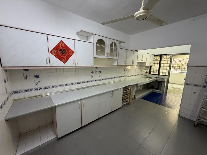 2-storey Terraced House for Sale in Taman Bukit Mewah (Kajang) - Billy Chan - Kitchen - PropertyGuru.com.my