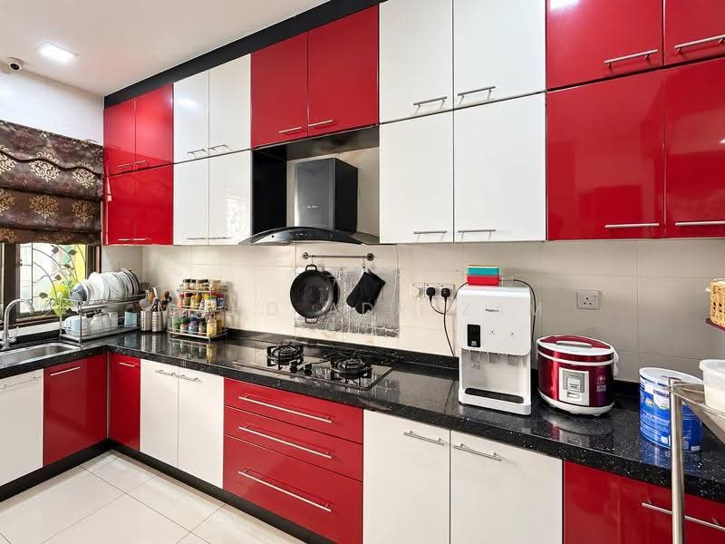 Rumah Berkembar untuk Dijual di Seksyen 7 (Shah Alam) - Mohd Adryzam - Kitchen - PropertyGuru.com.my