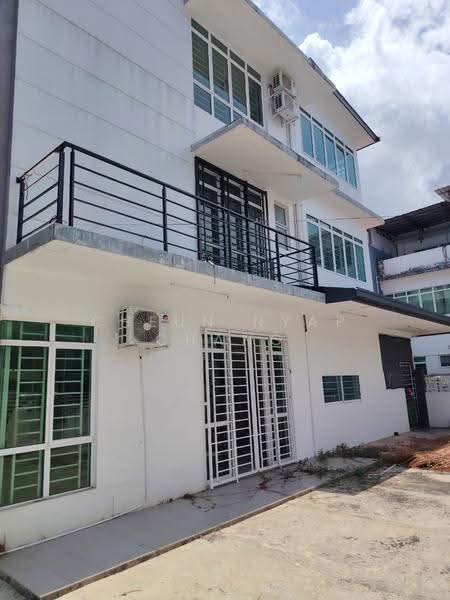 2.5-storey Terraced House for Sale in Penampang (Sabah) - Cheun Nyap Chang - Exterior - PropertyGuru.com.my