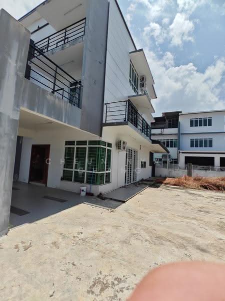 2.5-storey Terraced House for Sale in Penampang (Sabah) - Cheun Nyap Chang - Exterior - PropertyGuru.com.my