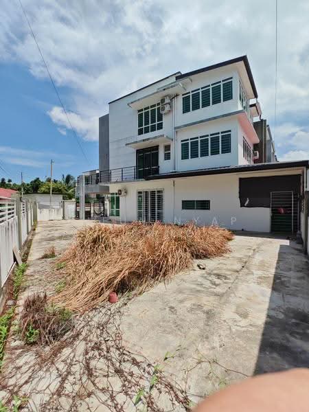 2.5-storey Terraced House for Sale in Penampang (Sabah) - Cheun Nyap Chang - Exterior - PropertyGuru.com.my