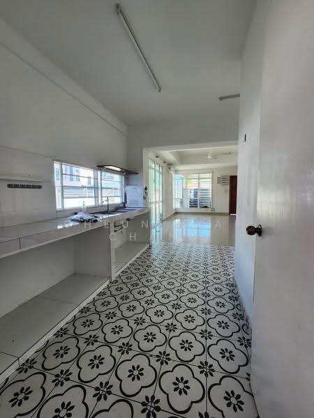 2.5-storey Terraced House for Sale in Penampang (Sabah) - Cheun Nyap Chang - Kitchen - PropertyGuru.com.my