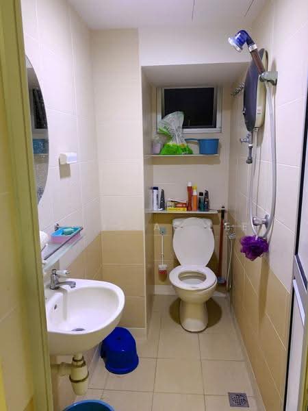 Rumah Flat untuk Dijual di Taman Pelangi Indah - Cy Issac Lee - Bathroom - PropertyGuru.com.my