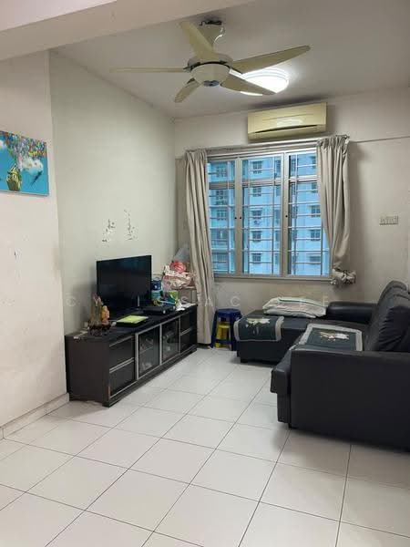 Rumah Flat untuk Dijual di Taman Pelangi Indah - Cy Issac Lee - Living Room - PropertyGuru.com.my