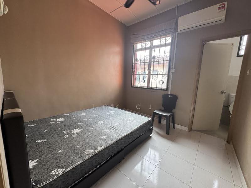 2-storey Terraced House for Rent in Bukit Indah (Iskandar Puteri (Nusajaya)) - Tok CJ - Bedroom - PropertyGuru.com.my