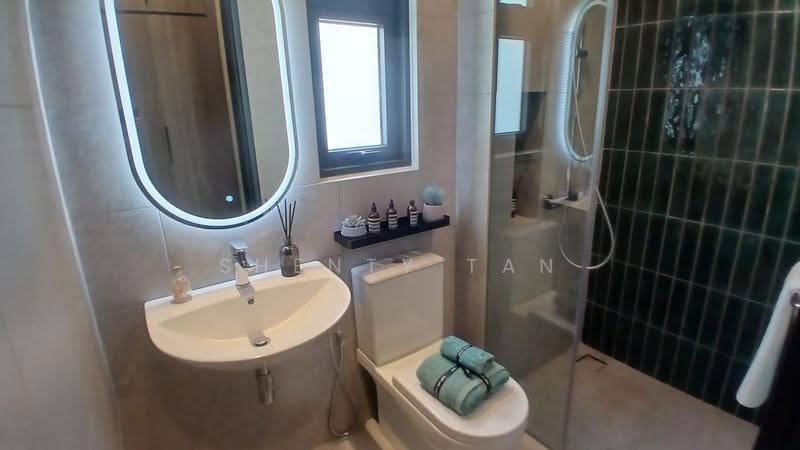 Service Residence for Sale at Viera 15 - Shenty Tan - Bathroom - PropertyGuru.com.my
