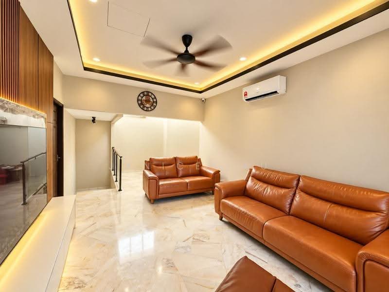 Rumah Teres 1-Tingkat untuk Dijual di Taman Bukit Anggerik (Cheras) - Janice Lau - Living Room - PropertyGuru.com.my