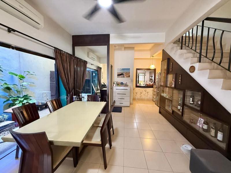 Rumah Teres 3-Tingkat untuk Dijual di Taman Bukit Prima (Cheras) - Danilo Lim - Dining Room - PropertyGuru.com.my
