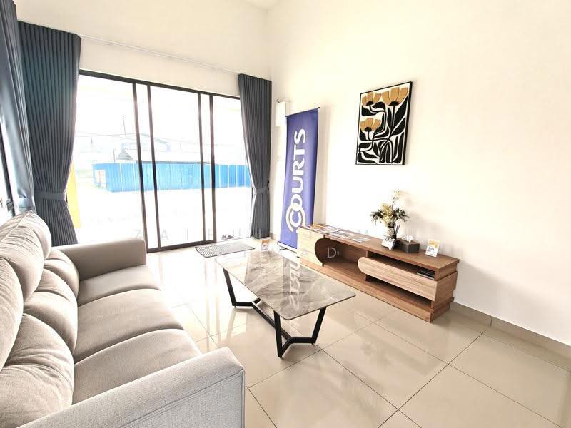 1-storey Terraced House for Sale in Sepang (Selangor) - zaifuldiamin ahmad - Living Room - PropertyGuru.com.my