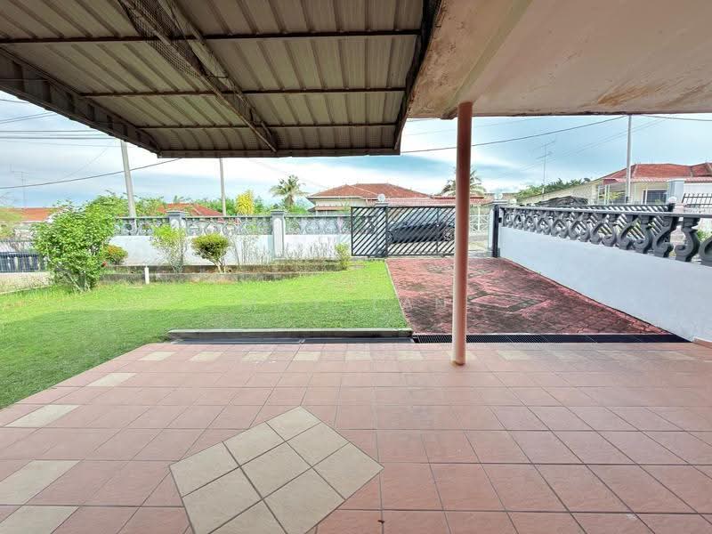 Rumah Berkembar untuk Dijual di Taman Sunrise (Kluang) - May Tan - Exterior - PropertyGuru.com.my