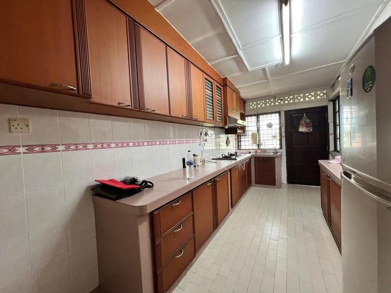 Rumah Berkembar untuk Dijual di Taman Sunrise (Kluang) - May Tan - Kitchen - PropertyGuru.com.my