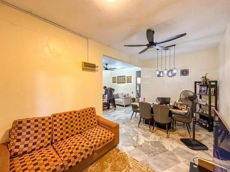 2-storey Terraced House for Sale in Taman Bunga Negara (Shah Alam) - Ahmad Ikhwan Arif - Living Room - PropertyGuru.com.my