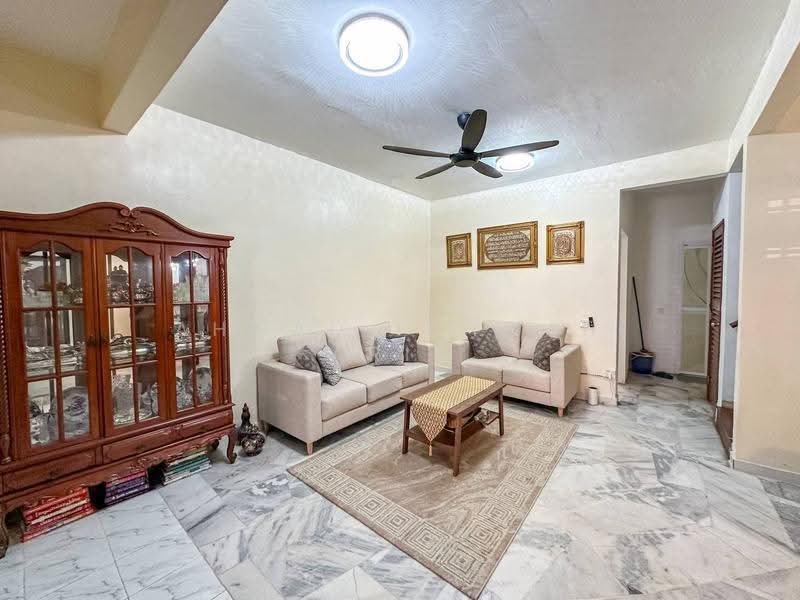 2-storey Terraced House for Sale in Taman Bunga Negara (Shah Alam) - Ahmad Ikhwan Arif - Living Room - PropertyGuru.com.my