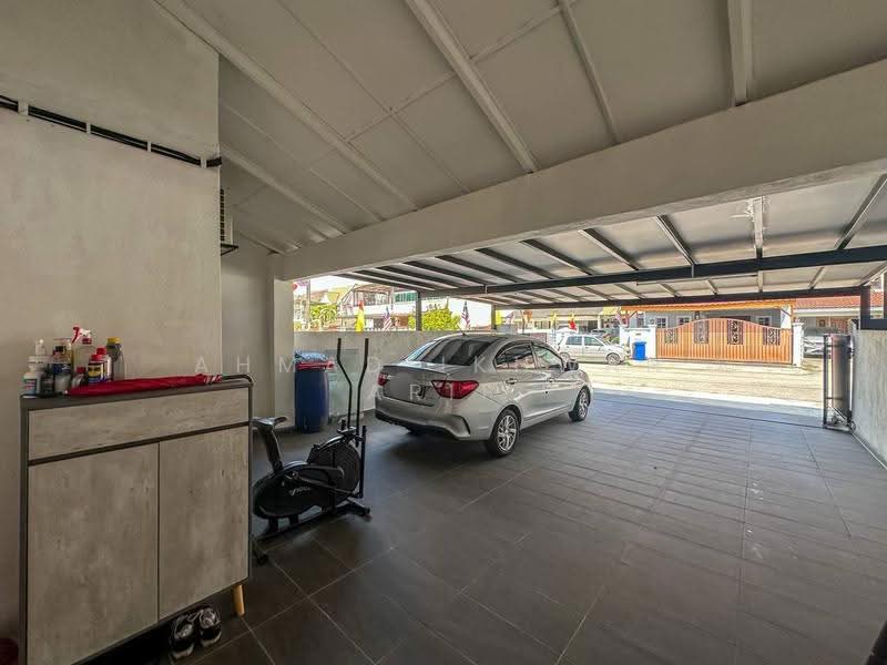 2-storey Terraced House for Sale in Taman Bunga Negara (Shah Alam) - Ahmad Ikhwan Arif - Car Park - PropertyGuru.com.my