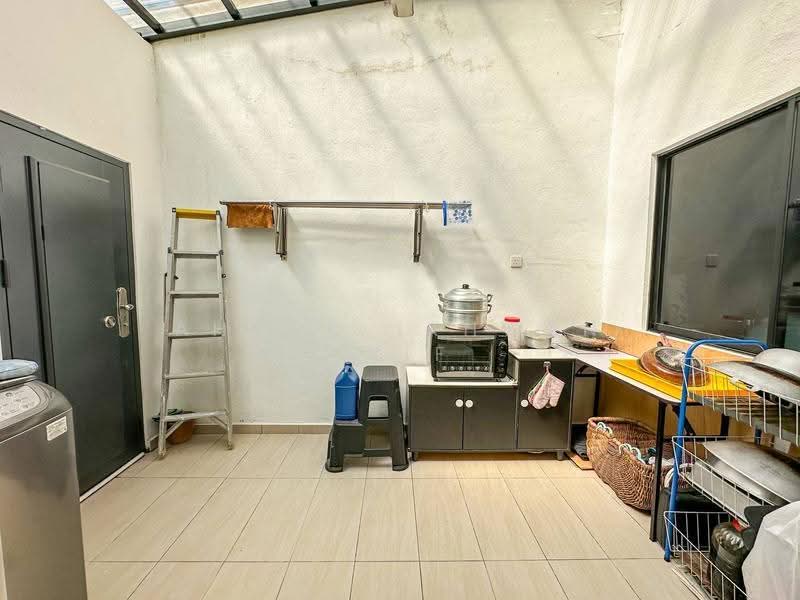 2-storey Terraced House for Sale in Taman Bunga Negara (Shah Alam) - Ahmad Ikhwan Arif - Kitchen - PropertyGuru.com.my