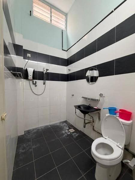 1-storey Terraced House for Rent in Taman Perpaduan Koperasi (Ipoh) - Joseph Wong - Bathroom - PropertyGuru.com.my
