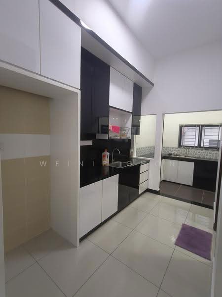 2-storey Terraced House for Sale in Bandar Putra Kulai (Kulai) - Weinie Chon - Kitchen - PropertyGuru.com.my