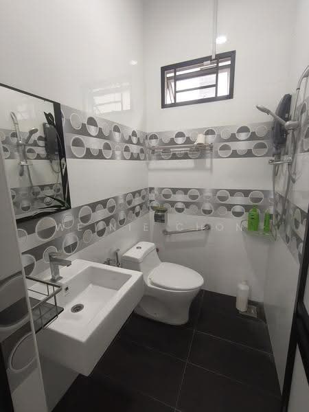 2-storey Terraced House for Sale in Bandar Putra Kulai (Kulai) - Weinie Chon - Bathroom - PropertyGuru.com.my