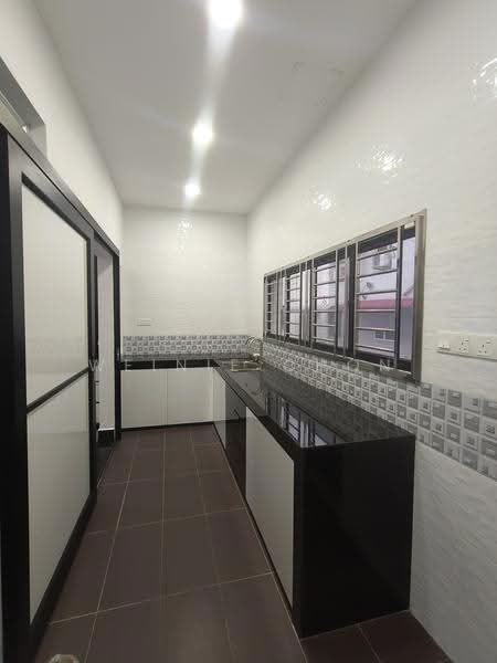 2-storey Terraced House for Sale in Bandar Putra Kulai (Kulai) - Weinie Chon - Kitchen - PropertyGuru.com.my
