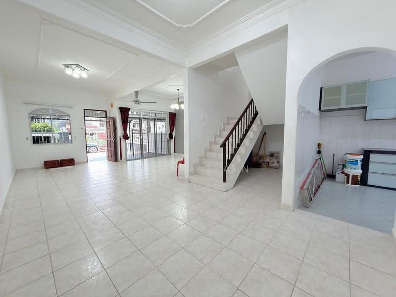 Rumah Teres 2-Tingkat untuk Dijual di Taman Sri Kluang (Kluang) - May Tan - Living Room - PropertyGuru.com.my