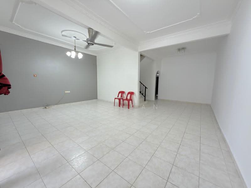 Rumah Teres 2-Tingkat untuk Dijual di Taman Sri Kluang (Kluang) - May Tan - Living Room - PropertyGuru.com.my