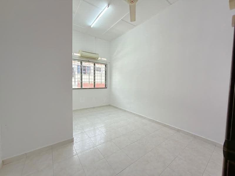 Rumah Teres 2-Tingkat untuk Dijual di Taman Sri Kluang (Kluang) - May Tan - Interior - PropertyGuru.com.my