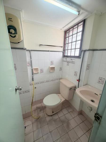 Pangsapuri untuk Disewa di Sri Cempaka (Puchong Jaya) - Nicholas Lim - Bathroom - PropertyGuru.com.my