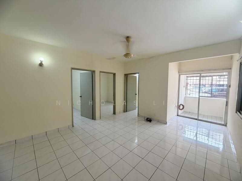 Pangsapuri untuk Disewa di Sri Cempaka (Puchong Jaya) - Nicholas Lim - Living Room - PropertyGuru.com.my